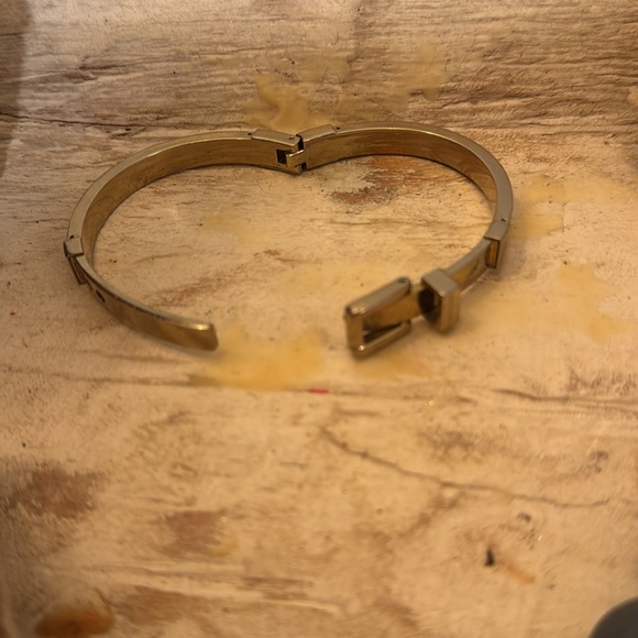 💛Michael Kors Gold/tortoise buckle Bangle Bracelet - Picture 4 of 4